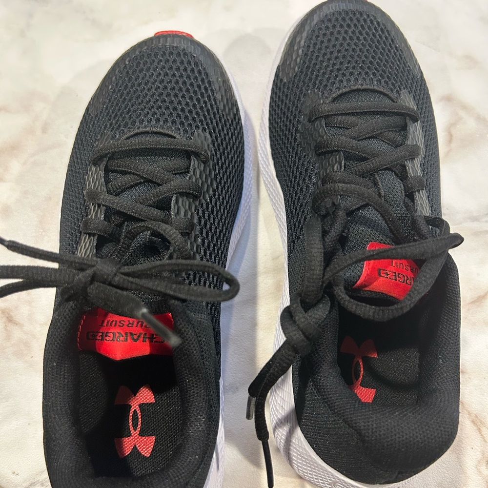 Under Armour Black and Red Athletic Shoes size 4.5. NWOT